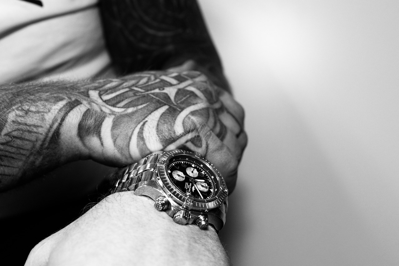 znaczenie zegara w tatuażu